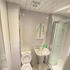 Budget Kamer met een King Size Bed